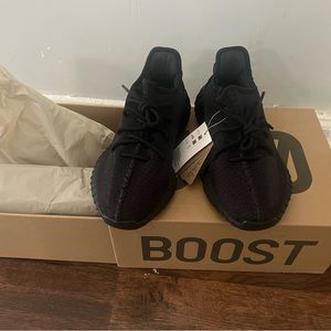 YEEZY - BOOST 350 V2 - brand new - box included